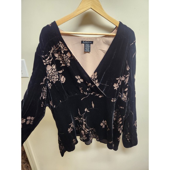 ECI Woman 22 Black Velvet Floral Long Sleeve Blouse Top - Picture 1 of 2